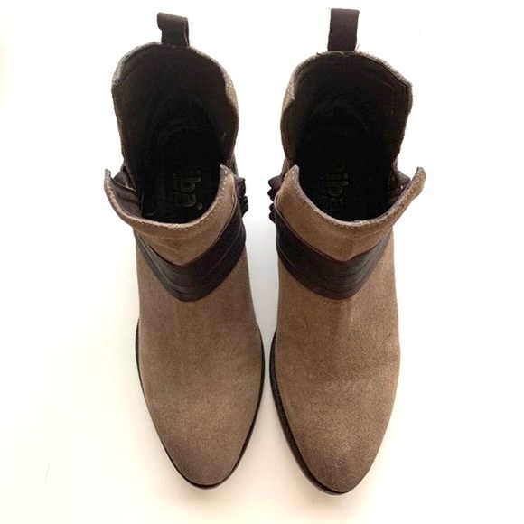 Diba Taupe & Brown Skyler Suede Booties, Size 6 - Picture 13 of 13